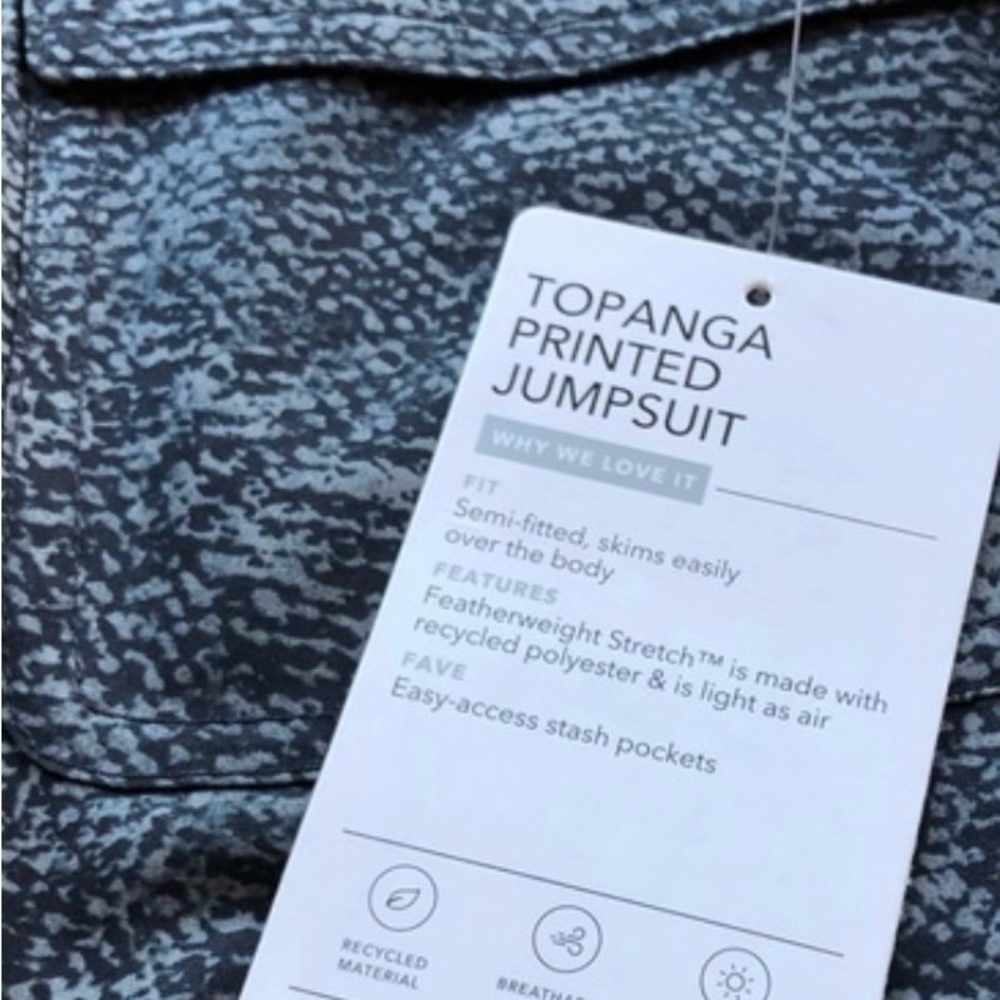 Athleta Topanga Print Jumpsuit
Size Xsmall
Color: Hues of Gray & Black - Picture 4 of 10